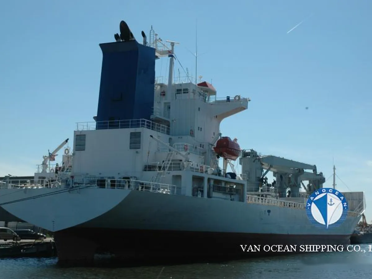 Navire frigorifique à vendre