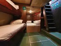Navire d'arpentage à vendre