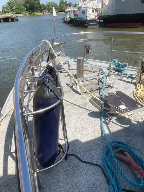 Bateau patrouilleur à vendre