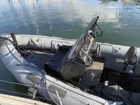 Bateau pneumatique semi-rigide à vendre