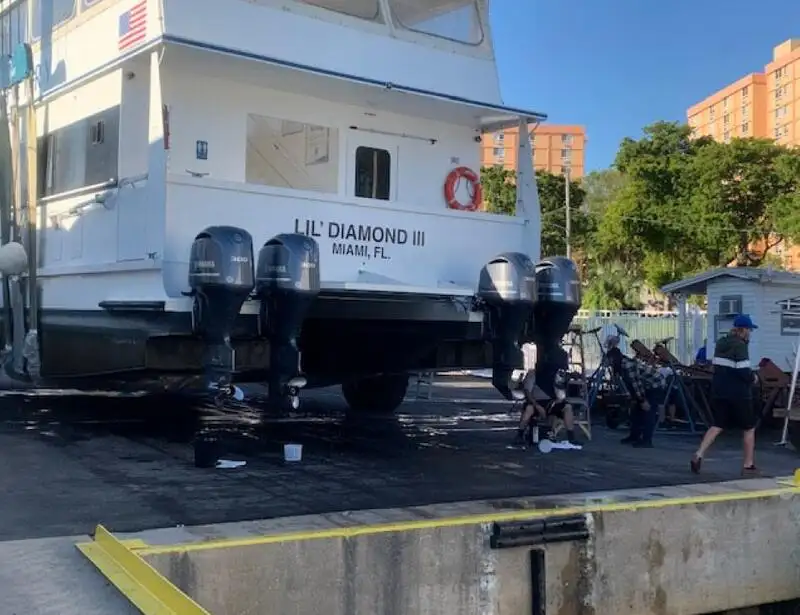 Navire de passagers à vendre