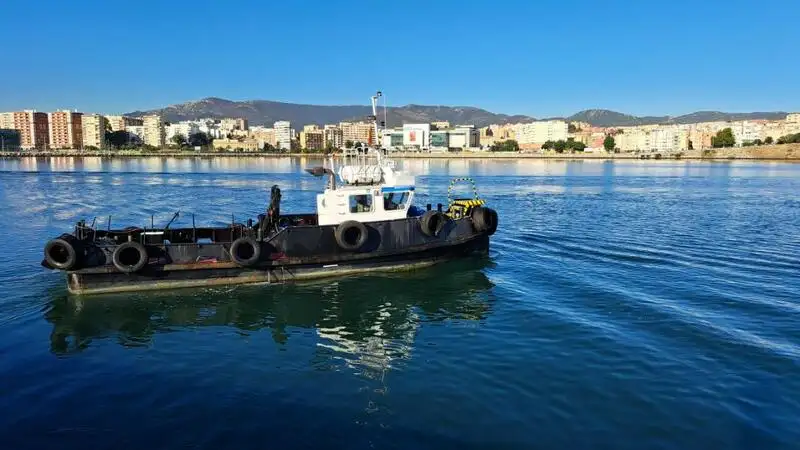Bateaux de travail à vendre
