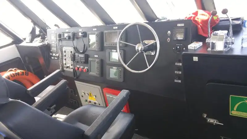Bateau de transport d'équipage à vendre