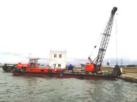 Navire grue à vendre