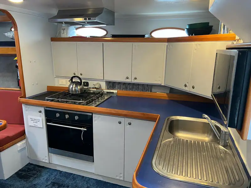 Navire de recherche à vendre