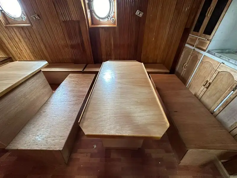 Chalutier à vendre