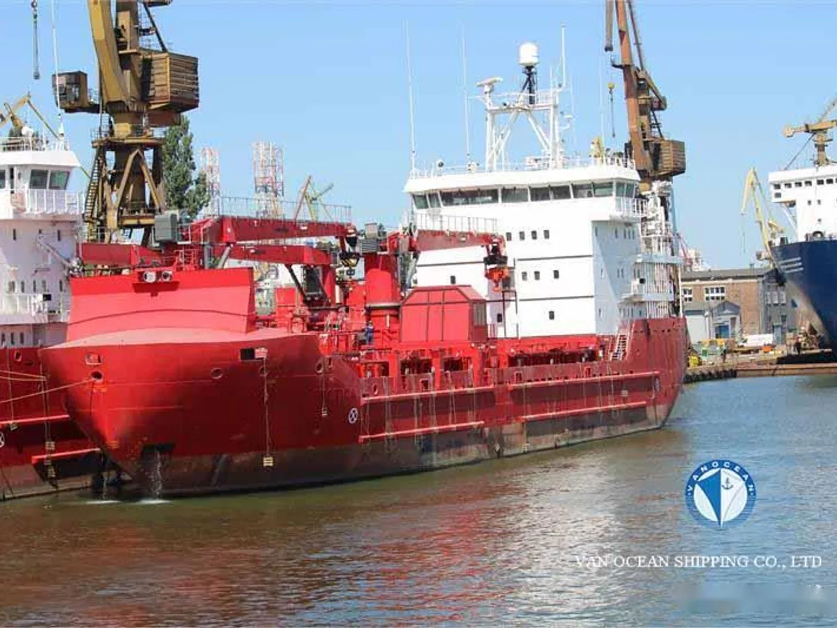 Navire frigorifique à vendre