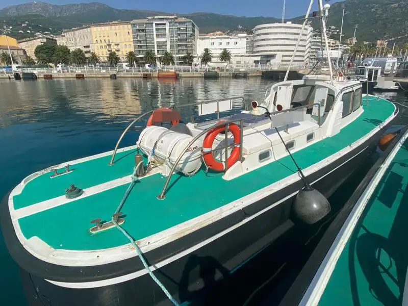 Bateau pilote à vendre