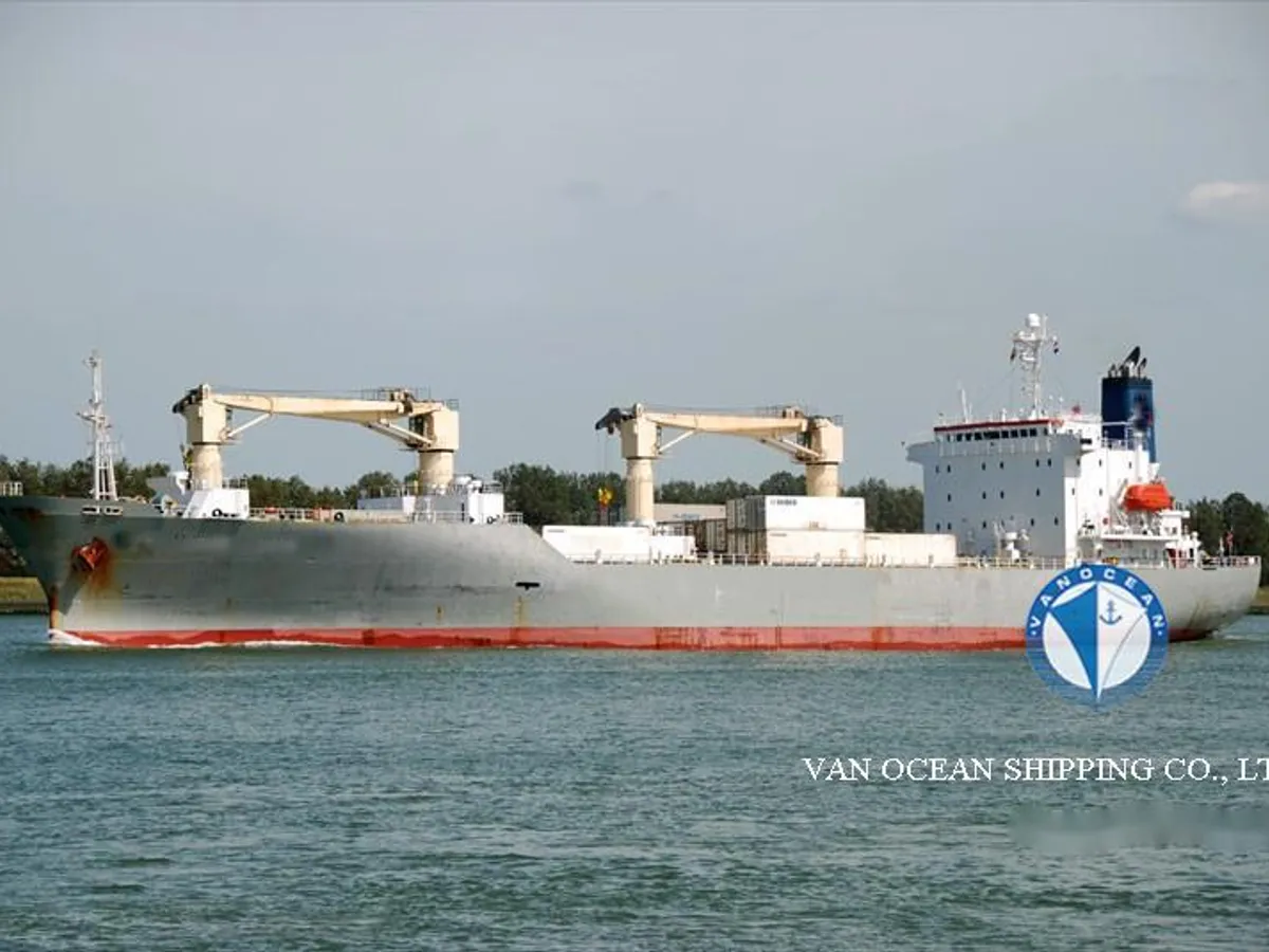 Navire frigorifique à vendre