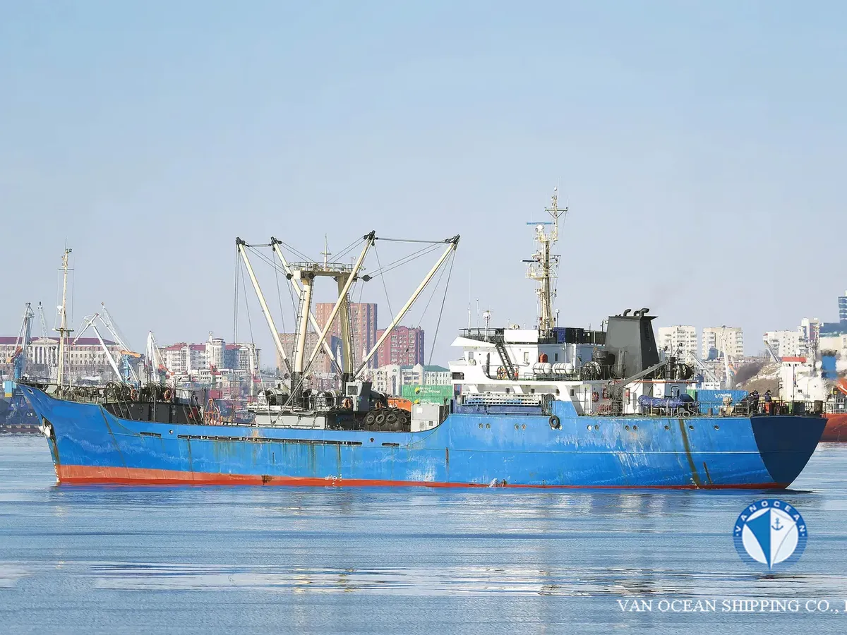 Navire frigorifique à vendre