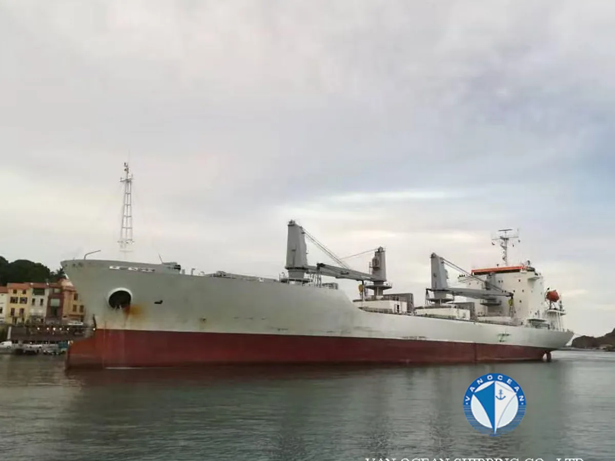 Navire frigorifique à vendre