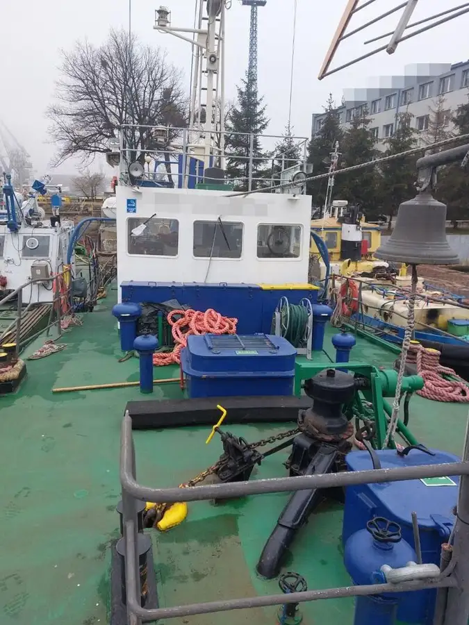 Navire d'arpentage à vendre