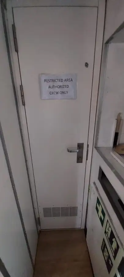 Bateau de transport d'équipage à vendre
