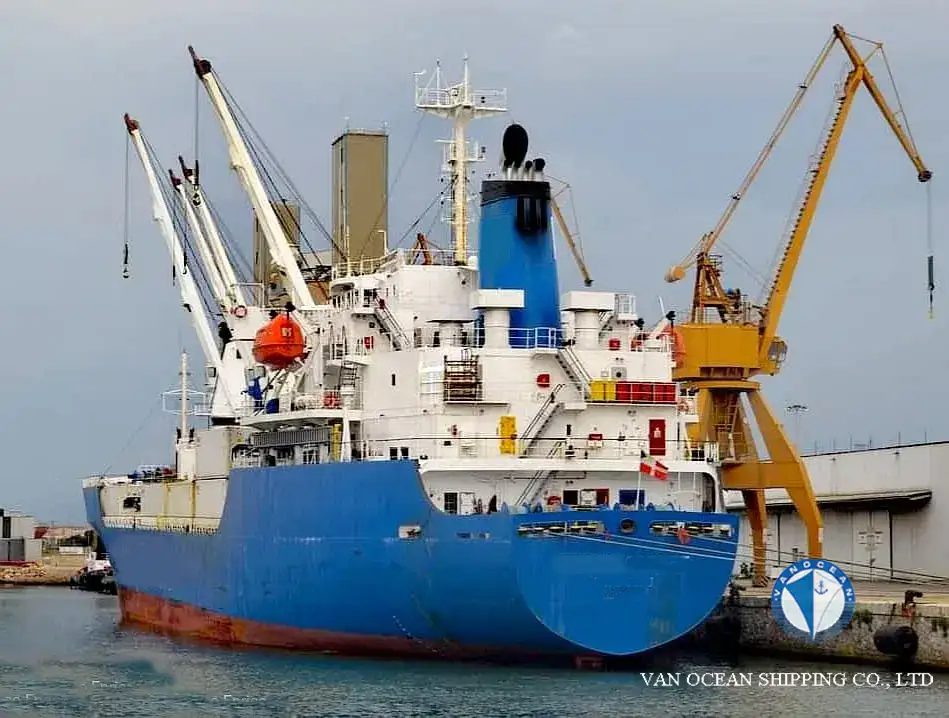 Navire frigorifique à vendre