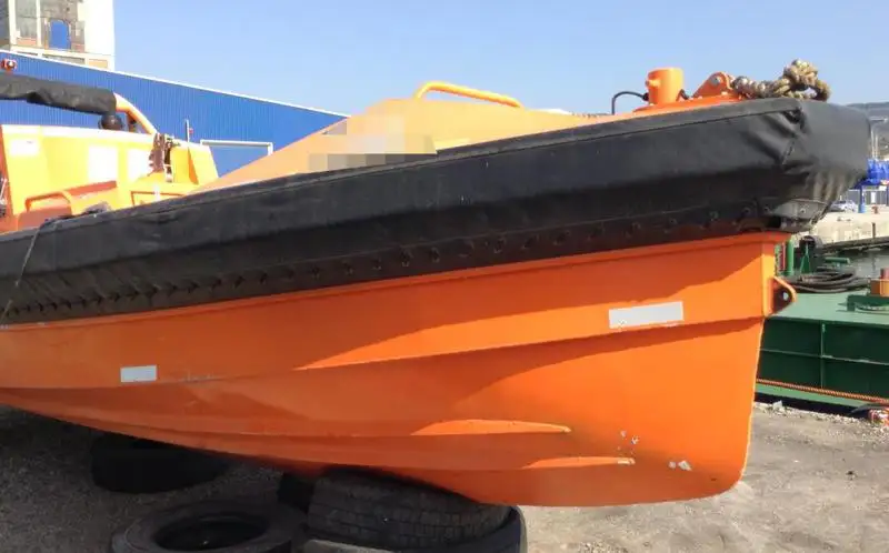 Navire de sauvetage à vendre