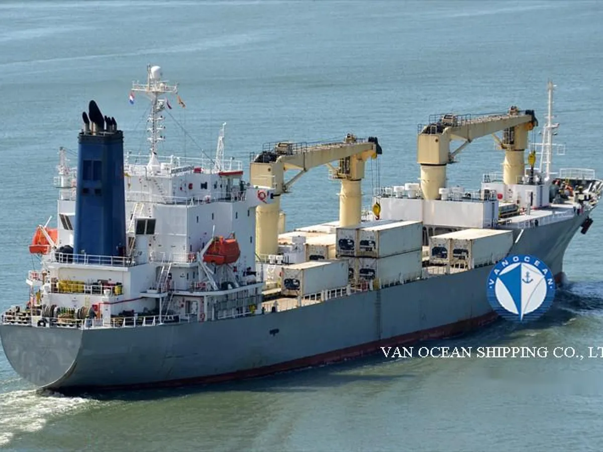 Navire frigorifique à vendre