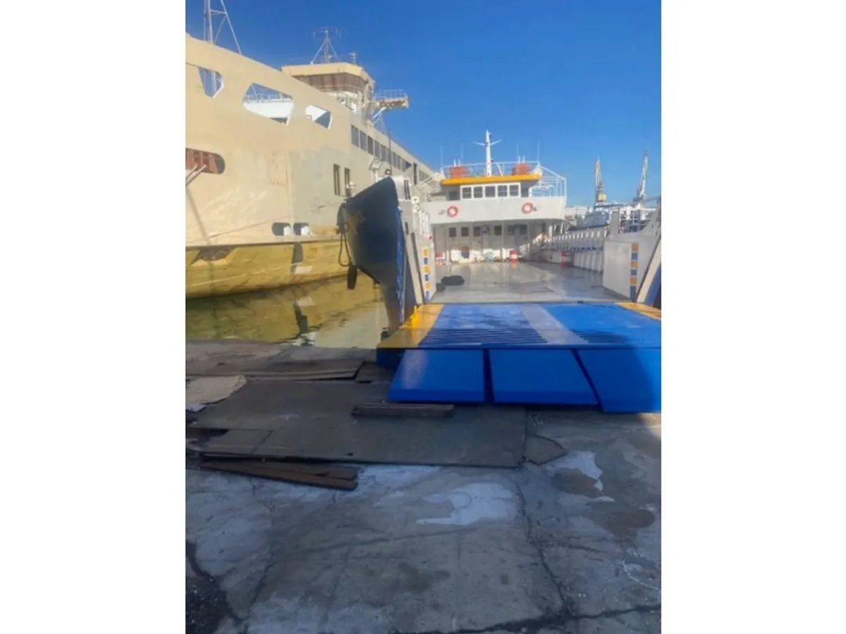 Navire de passagers à vendre