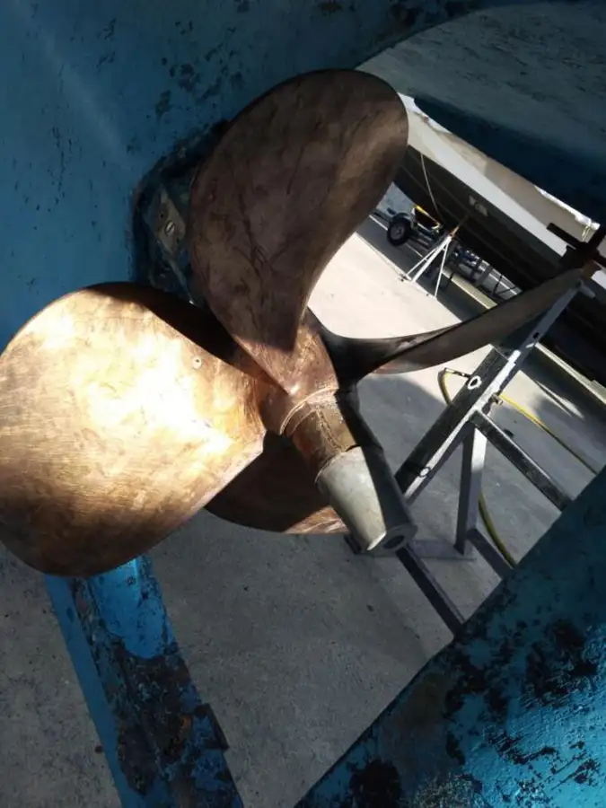 Bateau pilote à vendre