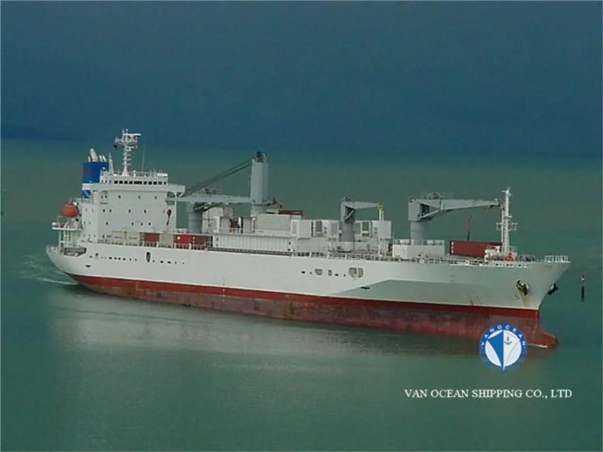 Navire frigorifique à vendre