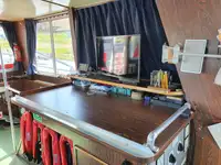Navire d'arpentage à vendre