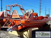 Navire de sauvetage à vendre