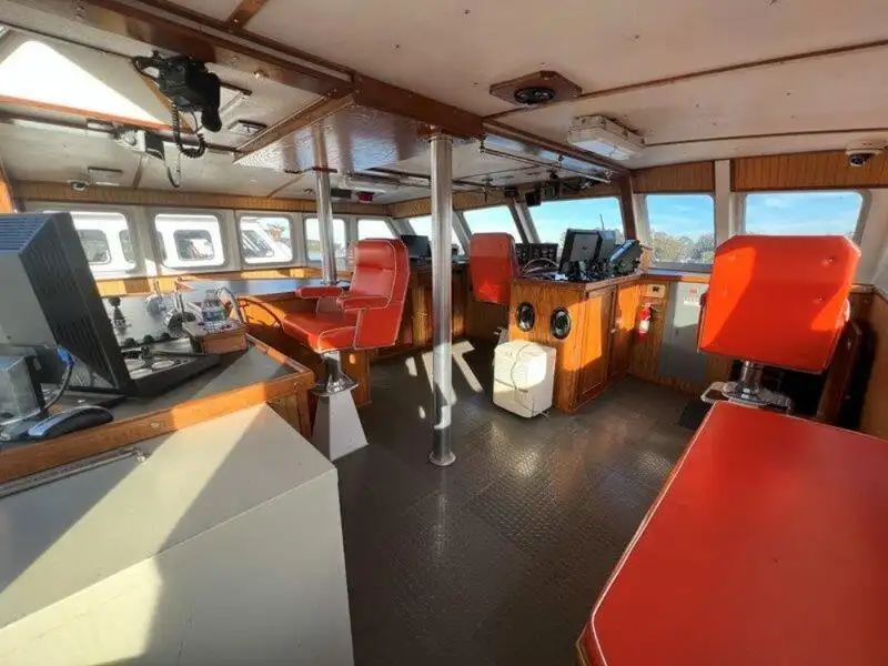 Bateau de transport d'équipage à vendre