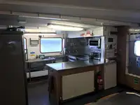 Navire d'arpentage à vendre