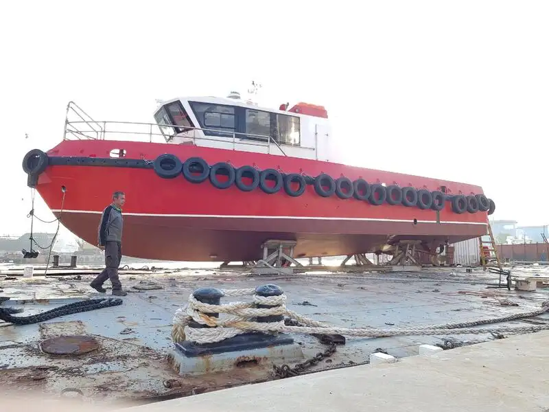 Bateaux de travail à vendre