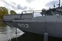 Navires militaires / de guerre à vendre