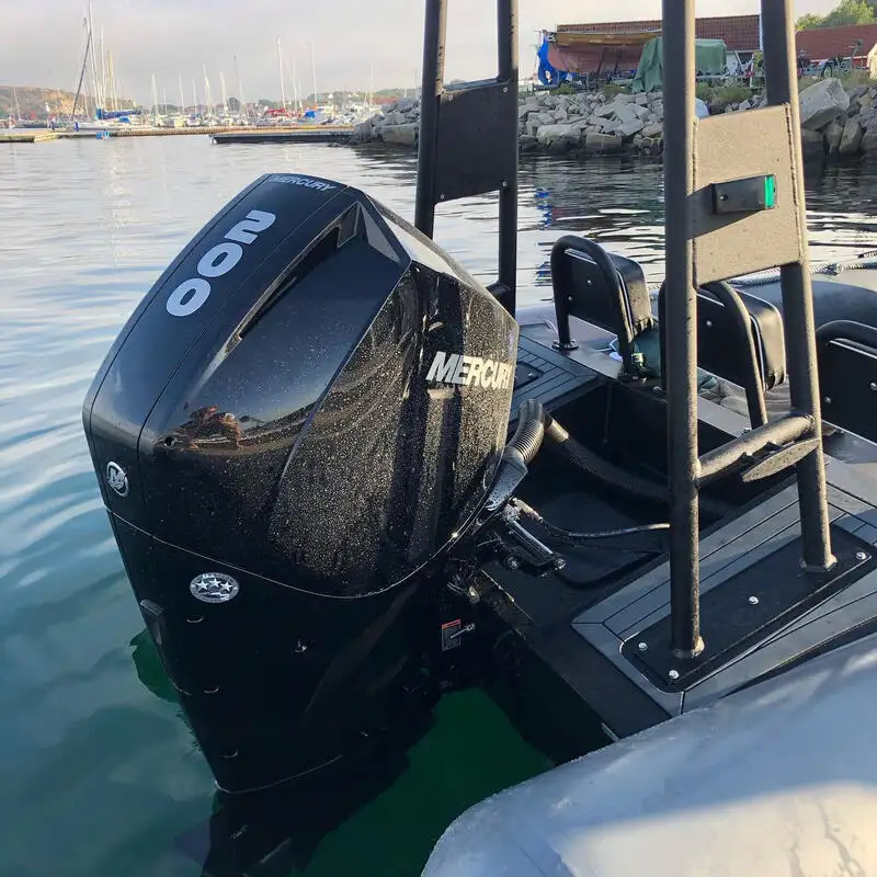 Bateau pneumatique semi-rigide à vendre