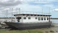 Barge d'hébergement à vendre