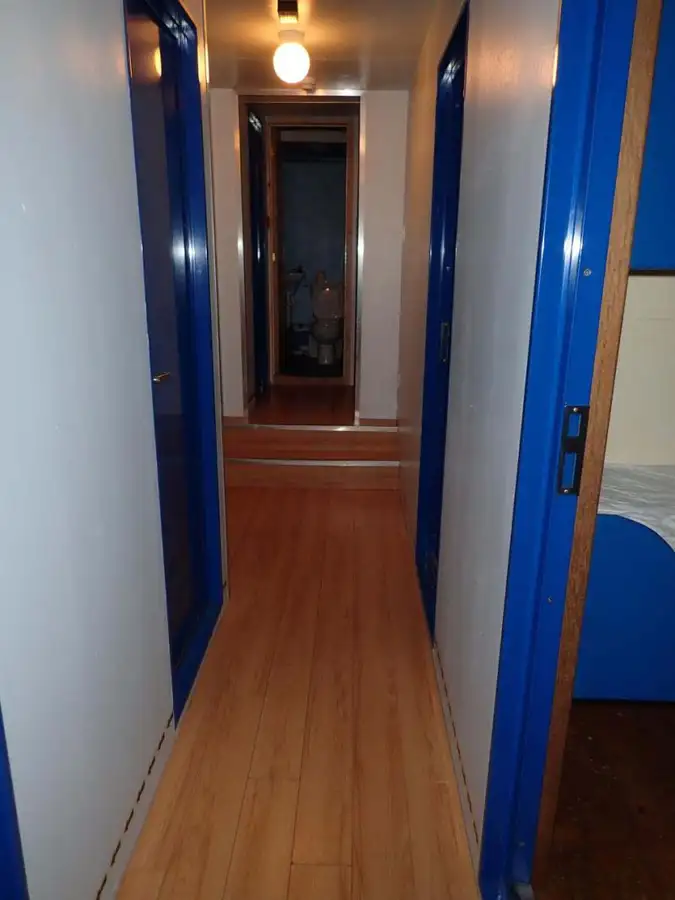 Navire d'arpentage à vendre