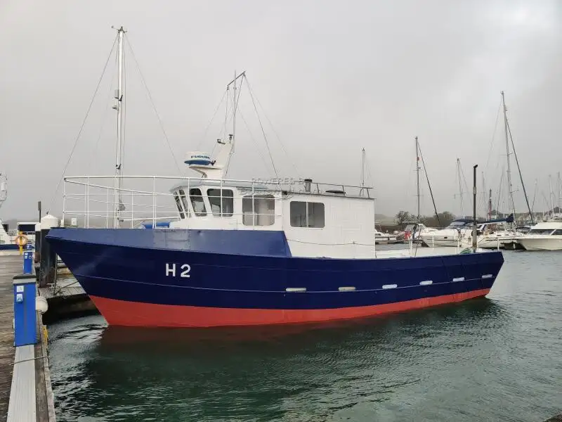 Navire d'arpentage à vendre