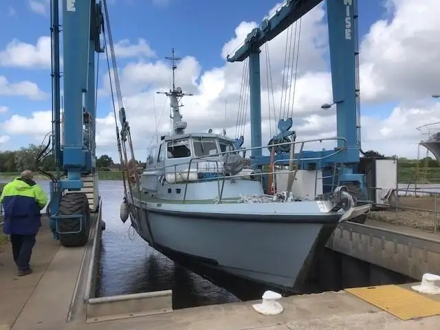 Navire d'arpentage à vendre