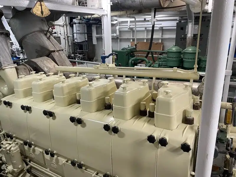 Navire frigorifique à vendre