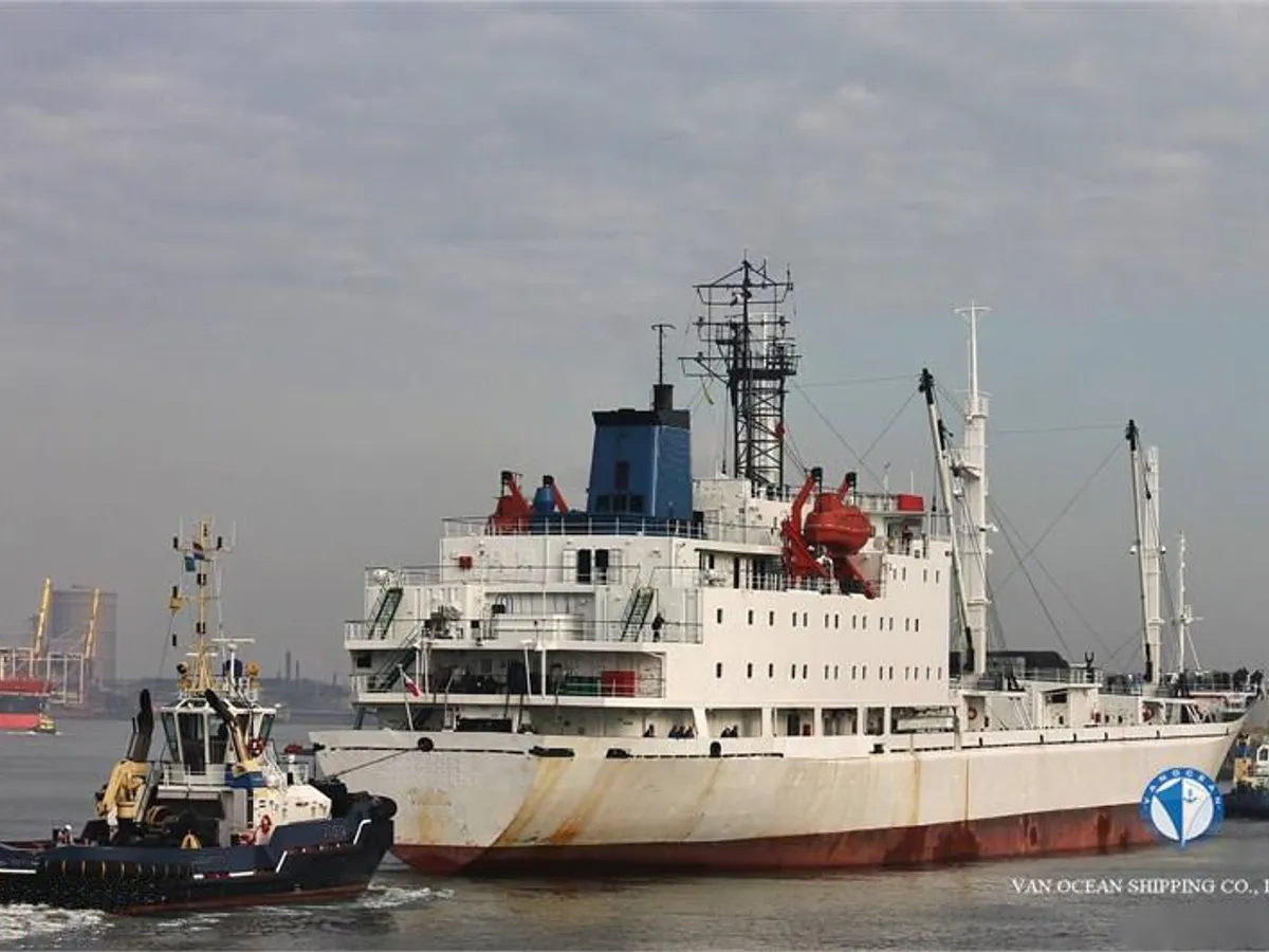 Navire frigorifique à vendre