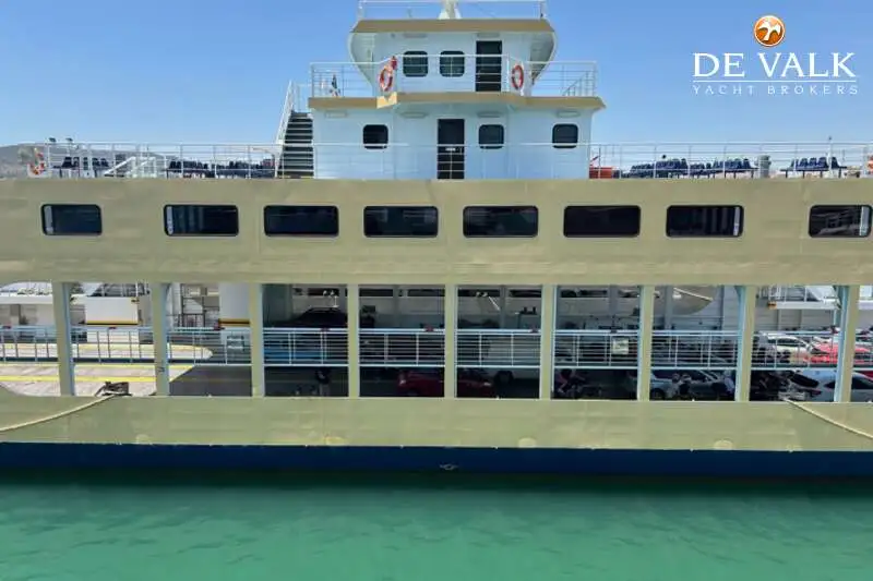 Navire-ferry à vendre