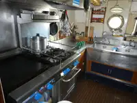 Navire de recherche à vendre