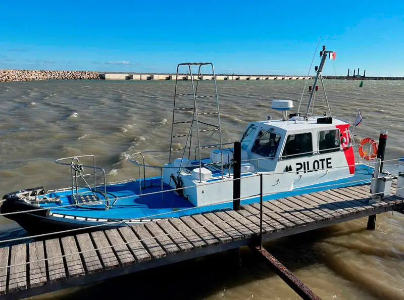 Bateau pilote à vendre