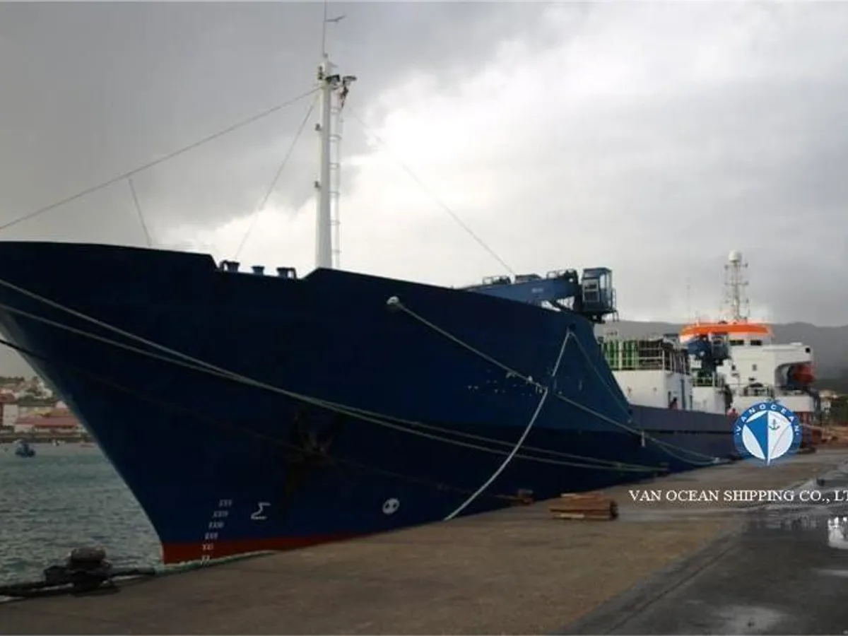 Navire frigorifique à vendre