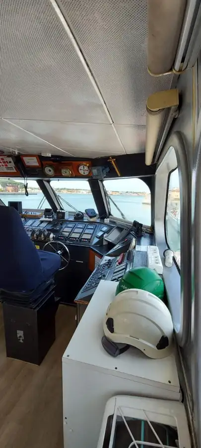Bateau de transport d'équipage à vendre