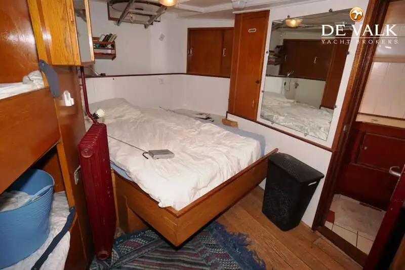 Navire de recherche à vendre