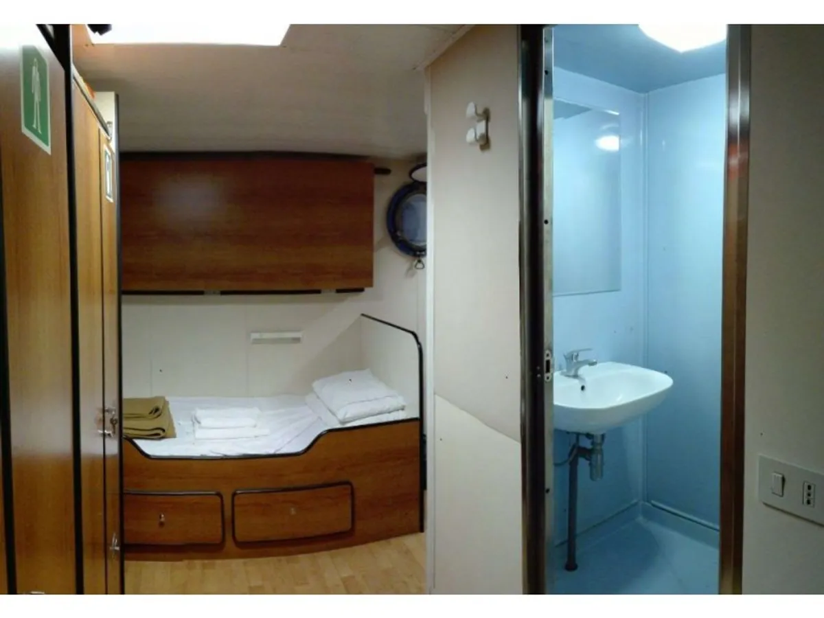 Navire de recherche à vendre
