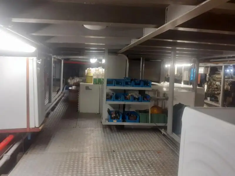 Navire porte-conteneurs à vendre