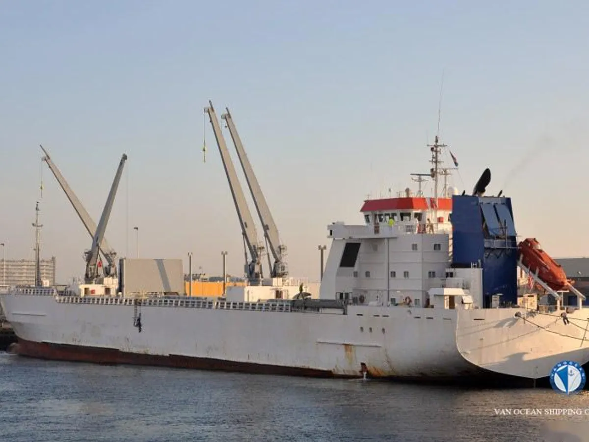 Navire frigorifique à vendre