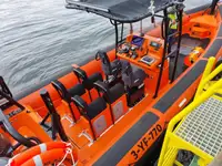 Bateau pneumatique semi-rigide à vendre