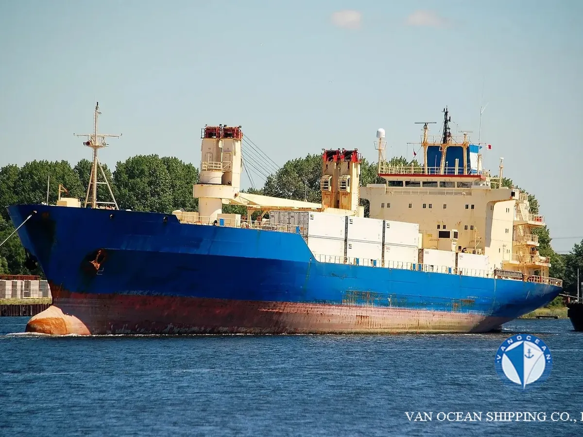Navire frigorifique à vendre