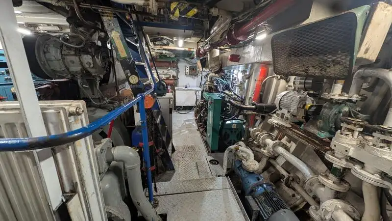 Navire d'arpentage à vendre