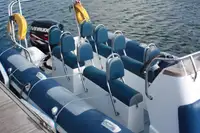 Bateau pneumatique semi-rigide à vendre