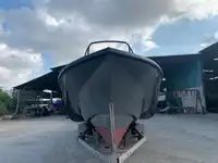Bateau patrouilleur à vendre